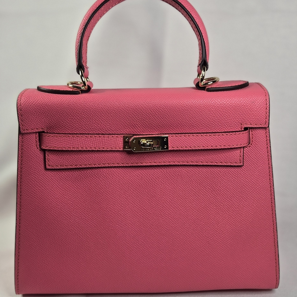 House of Hello Kelly 25